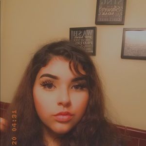 Meet your Posher, Vanessa